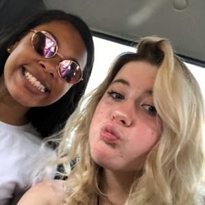 Meet your Posher, Alexis